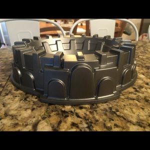 Super Bowl Sports Football Arena Open Air Stadium Bundt Cake Pan Cast Mold